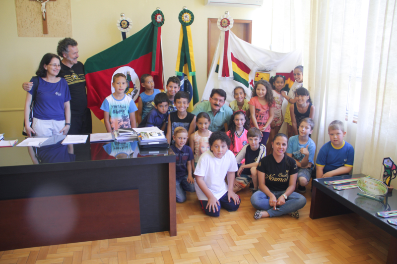 Alunos do Pacelli visitam Prefeitura de Três de Maio